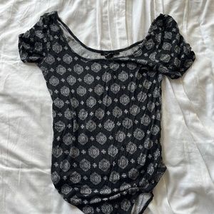 Forever21, Black paisley patterned short sleeve bodysuit, Size S